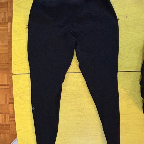 mens Lululemon joggers - Picture 7 of 8
